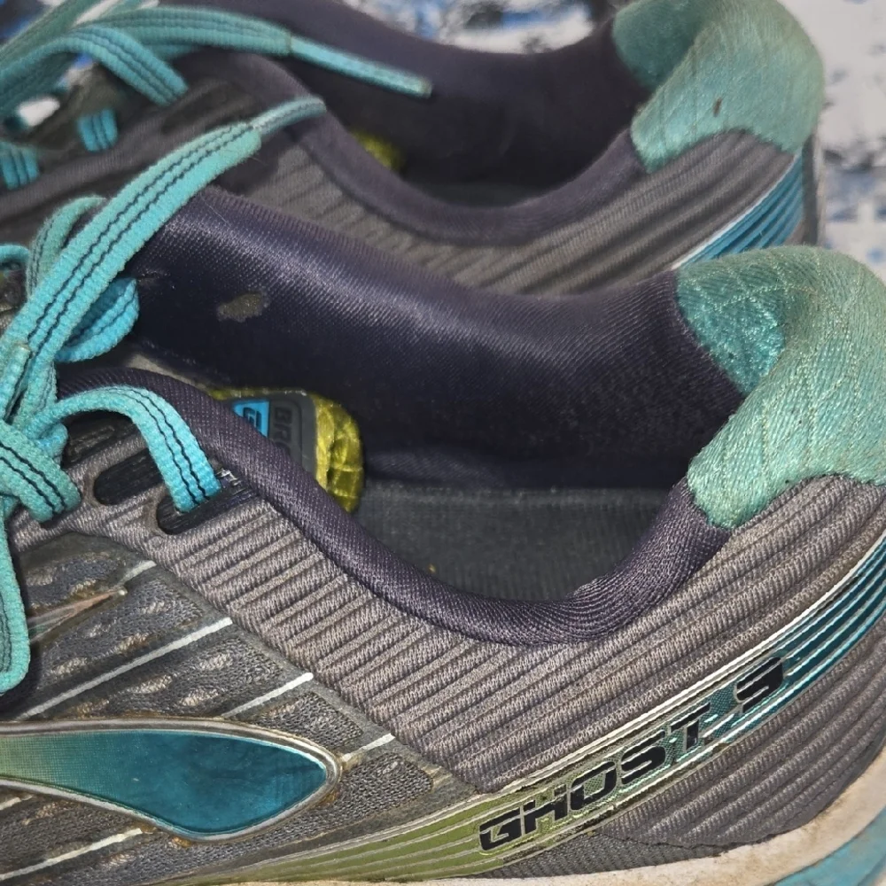 Brooks Women's Gray and Teal Sneakers